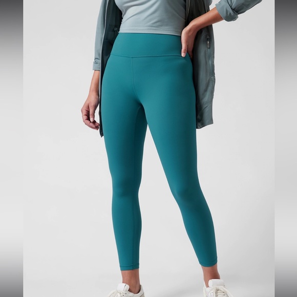 Athleta transcend 7/8 tight legging - Picture 2 of 9